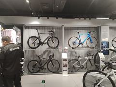 -迪卡侬(环球港店)