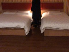 -如家酒店(武汉长江大桥钟家村地铁站店)