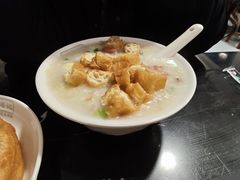 荔湾艇仔粥-伍湛记 · 广州老字号(龙津中路店)