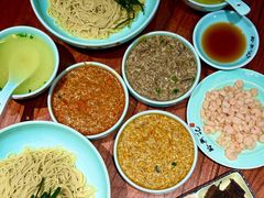 -裕兴记•蟹黄面馆(人民广场店)