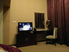 -地中海阳光大酒店(南昌红谷滩学府大道地铁站店)