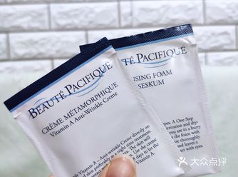 有点像护手霜的味道颜色