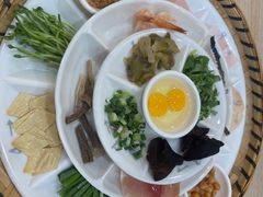 -花馬肆.云南过桥米线(汉神购物广场现场熬汤店)
