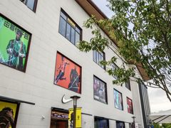 -NIKE上海青浦换季优惠店