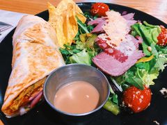 牛肉沙拉培根法拉双拼-HELLO 27 意面·沙拉·帕尼尼