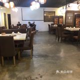 本店主要以鱼为主，味道还好和其它店比要温和点
