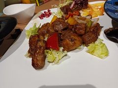 黑椒鹅肝和牛粒-RIVIERA 松鹤楼(外滩店)