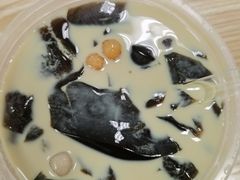 椰汁芋圆凉粉草-小草糖水(海棠村店)