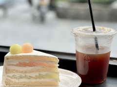 蜜瓜奶油戚风蛋糕-black rainbow coffee