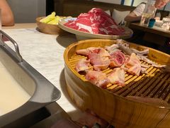 -尚尚仙·酸汤猪手·猪肚鸡火锅(华联万柳购物中心店)