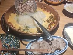 -洱火云南酸菜牛肉火锅(石景山当代商城店)