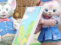 -小镇影院迪士尼小熊Duffy与他的朋友合影地