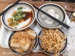 -正南齐北·老街糯米团(洪崖洞店)