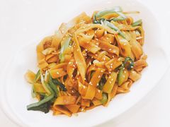 干炒牛河-圣河湾虾饺美食(站前店)