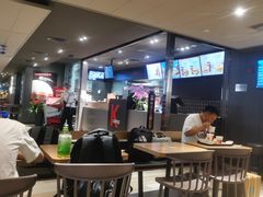 -肯德基(成都机场T2到达精选店)