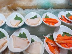 -雍容荟活帝王蟹活龙虾自助(苏宁旗舰店)