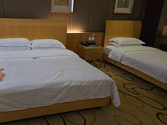 -裕龙汤泉