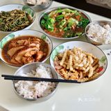 0元玩转这座城 这桌菜看起来真是太棒了！首先