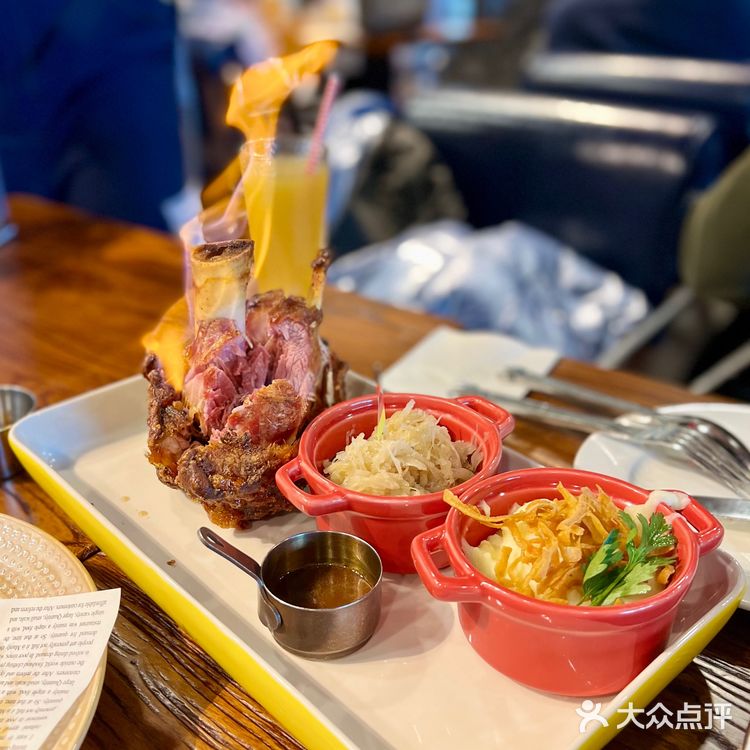 北京探店丨坐在600万宾利下就餐是种怎样的体验？🏎🏎