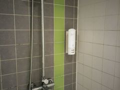 污迹班班的卫生间-乐福酒店(黎黄陂路汉口江滩店)