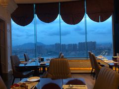 -荣誉国际酒店-云顶旋转餐厅