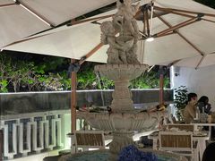 -Mark&Mars Restaurant