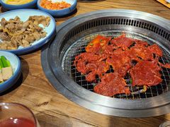 -明洞阿姨·韩式酱蟹烤肉·创意料理(三元桥店)