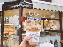 草莓嘚 Dirty-卖呆儿咖啡(望京店)