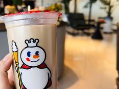 -蜜雪冰城(万达广场外B号门门口外集装箱店)