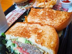 -The Habit Burger Grill 哈比特汉堡(复兴soho店)
