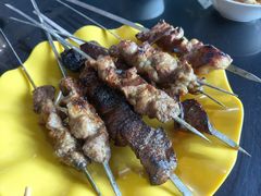 -烤肉小伙烤肉店