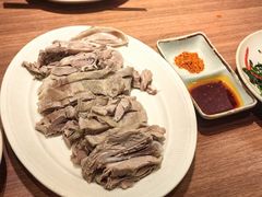 手抓羊腿肉一斤-贯贯吉·清真餐厅(浙江中路店)