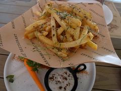 -Mark&Mars Restaurant