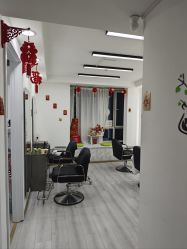 -LILI·HAIR SALON理理造型