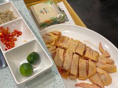 椰子三黄鸡-烹然四季椰子鸡火锅(团结湖总店)