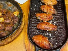 料理烤焦香翅中-老东镇啤酒屋海鲜加工·蒸汽海鲜·海鲜烧烤(台东店)