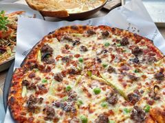 自制牛肉肠芦笋薄边披萨-O'mills Sourdough Bakery&Bistro(永嘉路店)