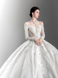 -Renee芮亦婚纱(原丽莎)
