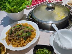 招牌湿炒牛河-潮泰牛肉火锅 · 创于1992年(车公庙店)