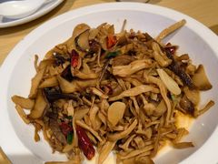 -关东小磨东北菜(上海长风大悦城店)