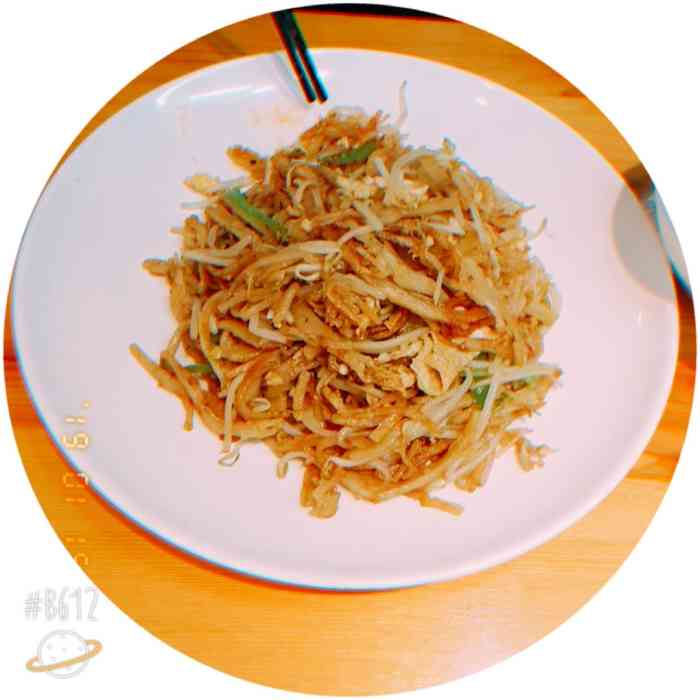 打分 吃了个炒饼,不错的体验,还有粥也很不错哟!