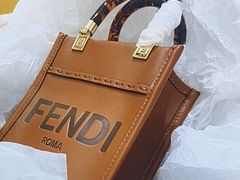 -小飞侠奢侈品回收 寄卖 养护(宝山宝龙广场店)