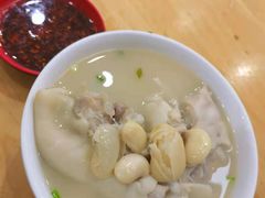 -雷祖芳老妈蹄花店