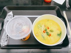 酸辣金汤肥牛面-不方便面馆(TIT店)