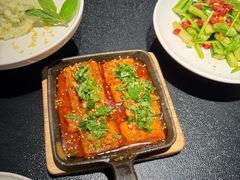 蒜香铁板包浆豆腐-辣尚瘾·烤鱼·新川菜(牡丹园直营店)
