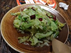 手撕圆白菜-懒人盐府人家·自贡大麻鱼(安贞店)