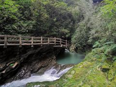 -龙水峡地缝景区