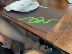 -Chom Cafe and Restaurant
