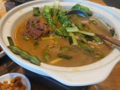 -帅巴人舅母子腊蹄民俗村