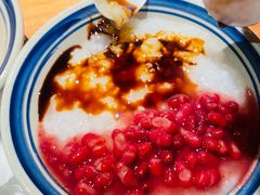 红豆稀饭-泥糊破店小酒馆·团建聚餐(南京西路店)